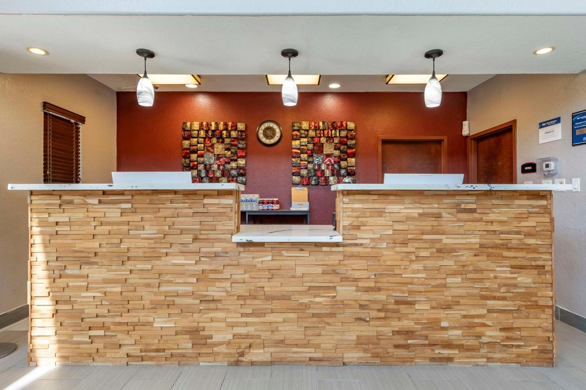 Best Western Plus Victoria Inn & Suites Dış mekan fotoğraf
